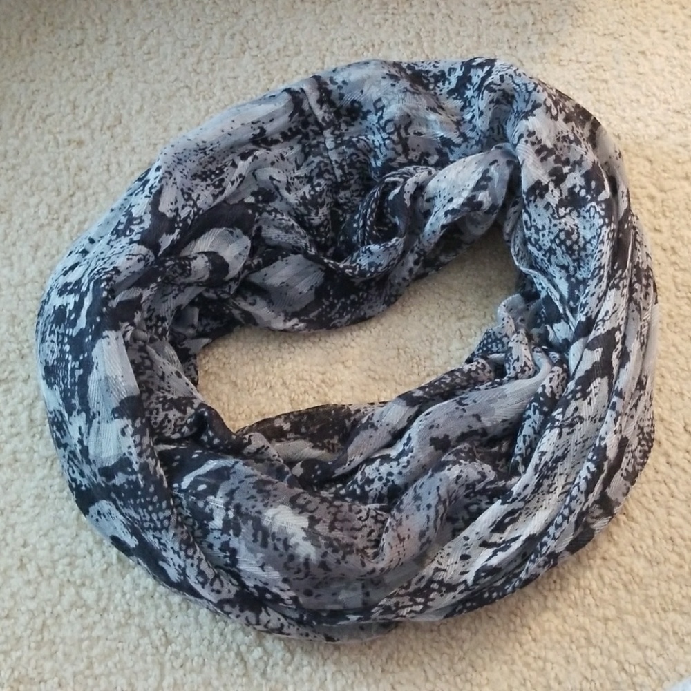Infinity Scarf - Picture 2 of 2